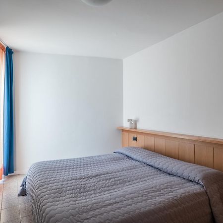 Casa Toblini Al Lago On The Beach Torbole Sul Garda Екстериор снимка