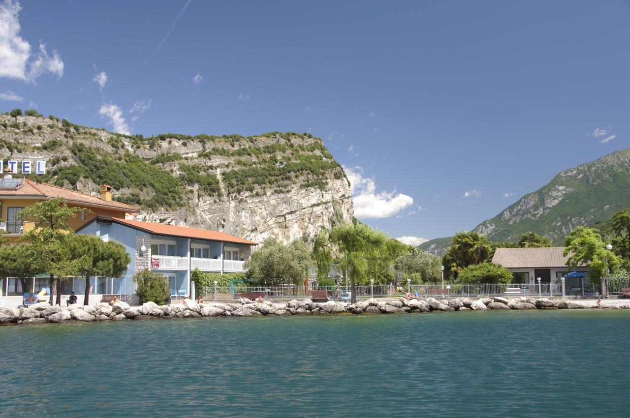 Casa Toblini Al Lago On The Beach Torbole Sul Garda Екстериор снимка