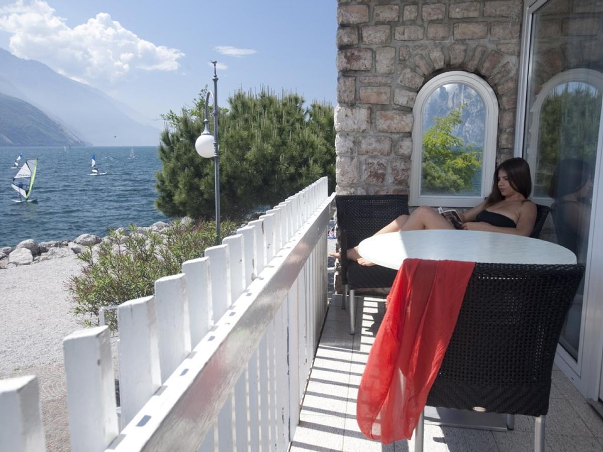 Casa Toblini Al Lago On The Beach Torbole Sul Garda Екстериор снимка