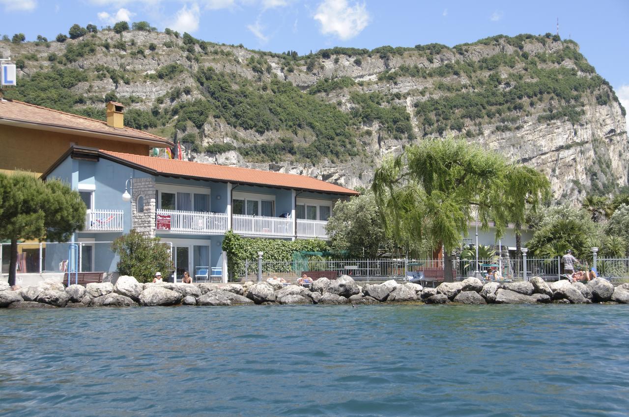 Casa Toblini Al Lago On The Beach Torbole Sul Garda Екстериор снимка