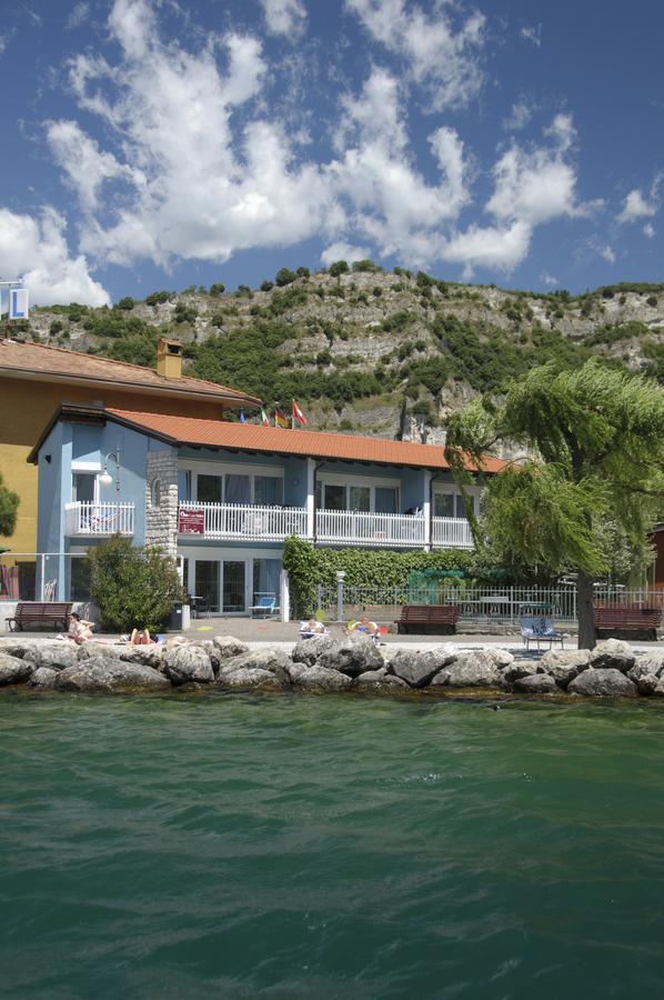 Casa Toblini Al Lago On The Beach Torbole Sul Garda Екстериор снимка