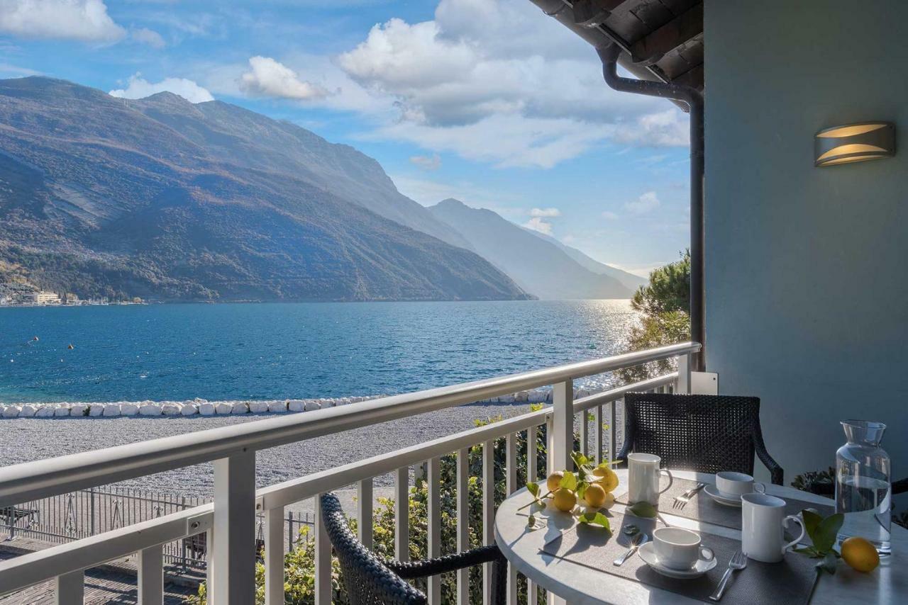 Casa Toblini Al Lago On The Beach Torbole Sul Garda Екстериор снимка